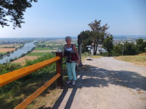 Auf dem Bogenberg mit Blick ins Donautal