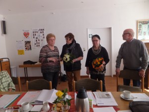 D.Bischoff bedankte sich bei I.Ruland für die lange,gute und vertrauensvolle Arbeit als Vorsitzende des OV