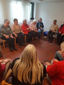 AWO Fuldatal: Frühlingspolka im Sitzen