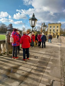 AWO Fuldatal vor der Orangerie, anschließend Planetariumsvorführung